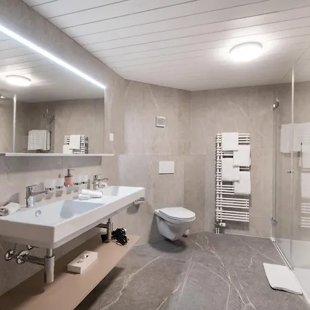 Grindelwalderhof 3*